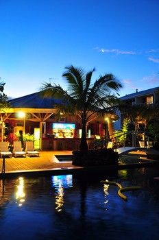 Poolside Bar